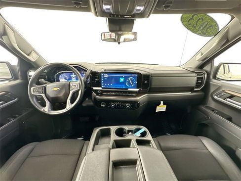 Used 2023 Chevrolet Silverado 1500 LT image 30