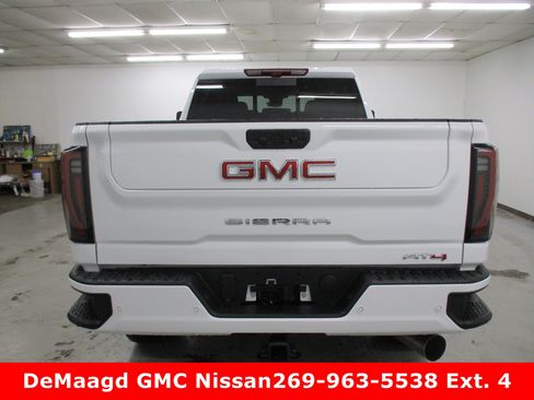 New 2025 GMC Sierra 2500 AT4 w/ Technology Package image 4