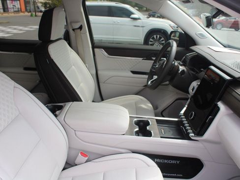 Used 2024 GMC Acadia Denali w/ Super Cruise Package AWD/4WD image 4