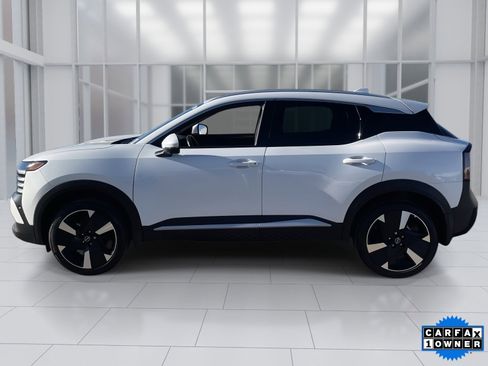 Certified 2025 Nissan Kicks SR image 2