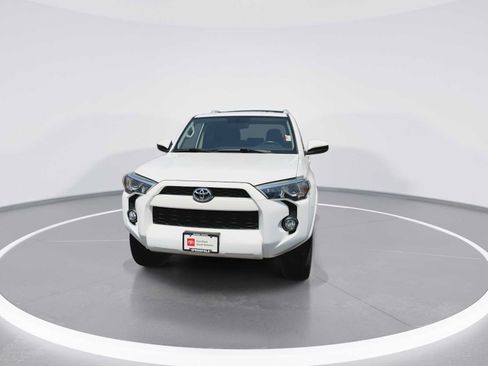 Certified 2016 Toyota 4Runner SR5 AWD/4WD image 3