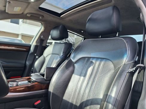 Used 2017 Genesis G90 3.3T Premium image 5