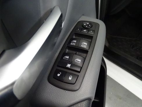 Certified 2022 RAM 1500 Big Horn AWD/4WD image 10