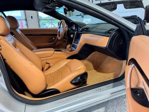 Used 2017 Maserati GranTurismo Convertible RWD image 40