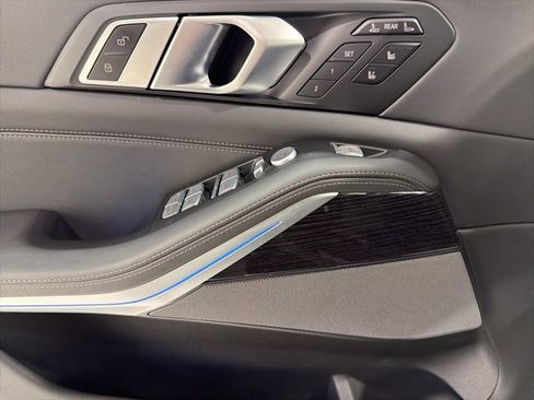 Used 2025 BMW X7 xDrive40i w/ Executive Package image 11