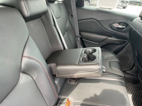 Used 2021 Jeep Cherokee Trailhawk w/ Technology Group AWD/4WD image 52