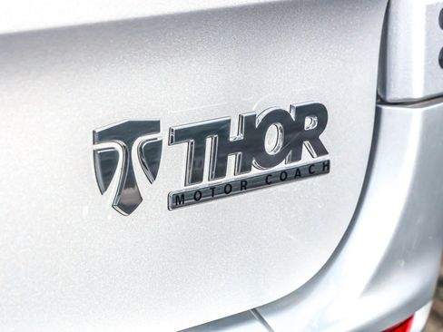 Used 2020 Mercedes-Benz Sprinter 2500 image 15