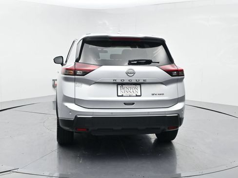 Used 2024 Nissan Rogue SV AWD/4WD image 19