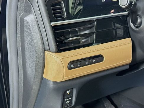 Used 2025 INFINITI QX80 Luxe image 10