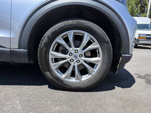 Used 2020 Ford Explorer XLT w/ Equipment Group 202A AWD/4WD image 19