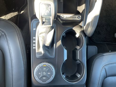 New 2025 Ford Bronco Outer Banks w/ Sasquatch Package image 31