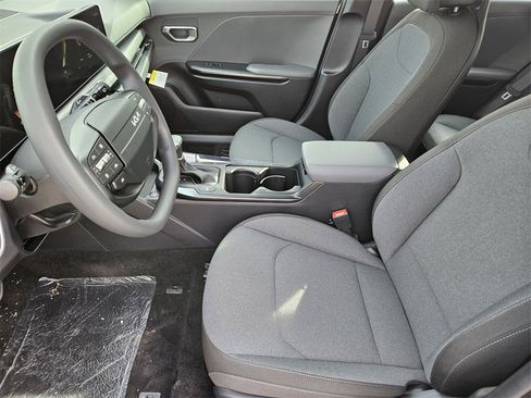 New 2026 Kia K4 LXS image 9