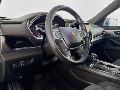 Used 2023 Chevrolet Traverse LT image 20