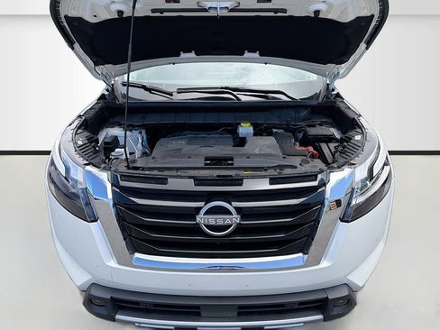 Used 2023 Nissan Pathfinder SL w/ SL Premium Package AWD/4WD image 34