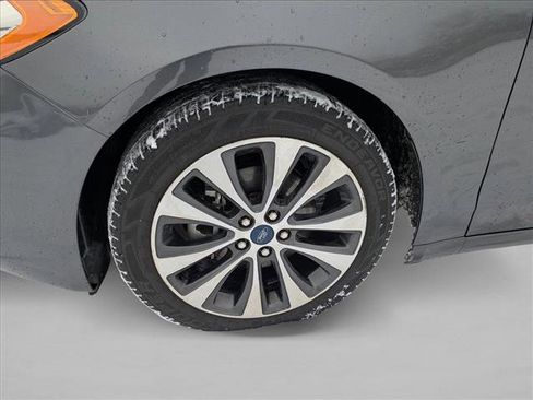 Used 2020 Ford Fusion SE image 10