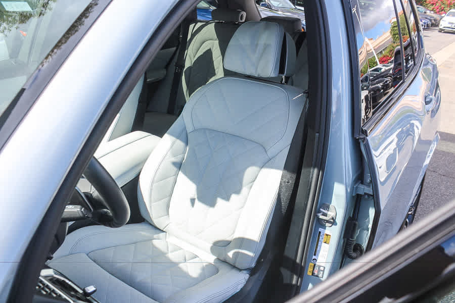 Used 2026 BMW X5 xDrive50e w/ M Sport Package AWD/4WD image 32
