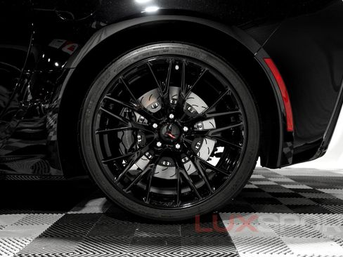 Used 2019 Chevrolet Corvette Grand Sport w/ Carbon Flash Badge Package RWD image 6