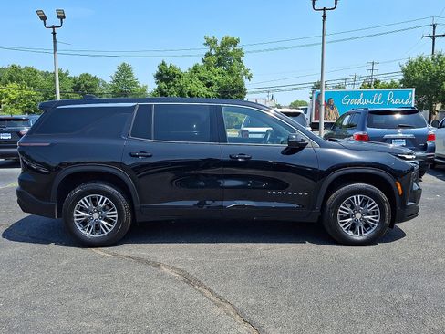 Used 2024 Chevrolet Traverse LS w/ LPO, Floor Liner Package AWD/4WD image 8