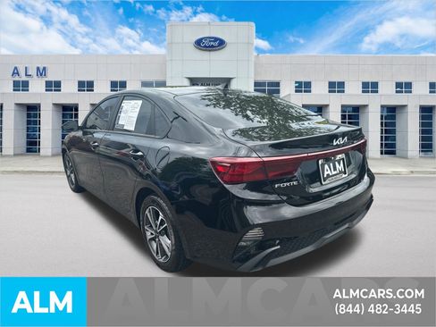 Used 2024 Kia Forte LXS FWD image 5