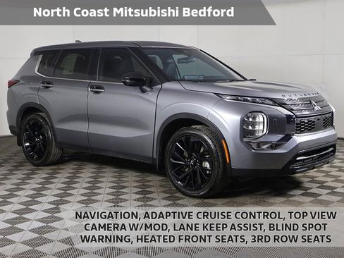 Used 2024 Mitsubishi Outlander SE Black Edition image 1