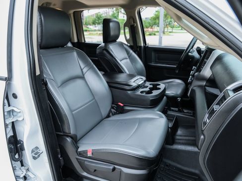 Used 2020 RAM 2500 Tradesman w/ Chrome Appearance Group image 41