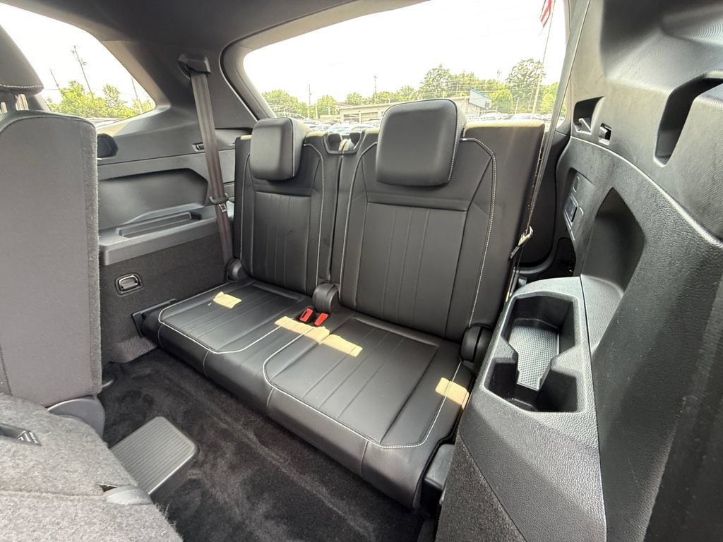 Used 2024 Volkswagen Tiguan SE R-Line FWD image 25