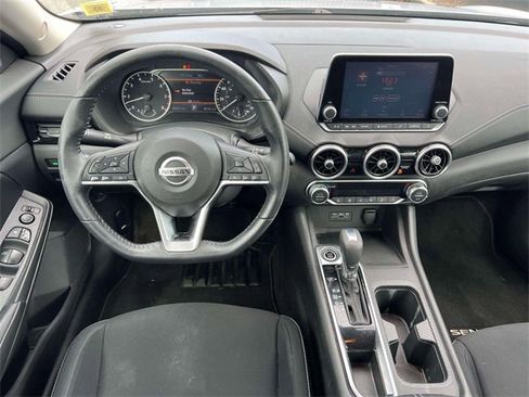 Used 2020 Nissan Sentra SV image 12