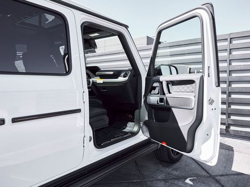 Used 2026 Mercedes-Benz G 63 AMG 4MATIC image 25