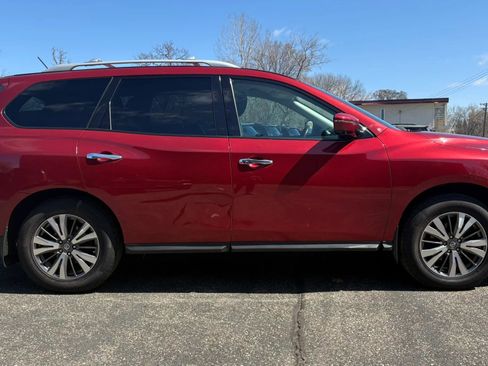 Used 2017 Nissan Pathfinder SL w/ Trailer Tow Package image 10
