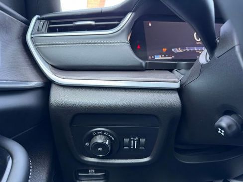 Used 2021 Jeep Grand Cherokee L Overland image 22