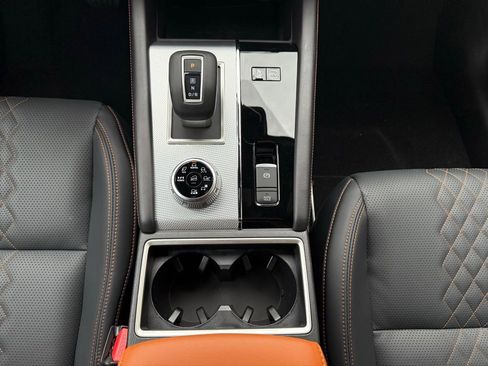 New 2025 Mitsubishi Outlander SEL image 17