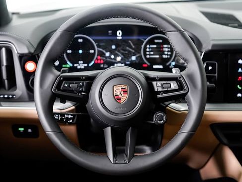 Certified 2026 Porsche Cayenne Coupe AWD/4WD image 13