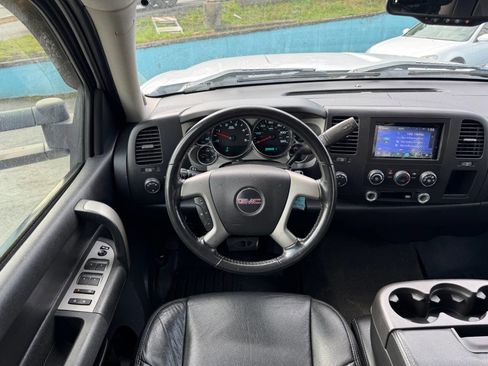 Used 2008 GMC Sierra 2500 SLE w/ Z71 Off-Road Package image 14
