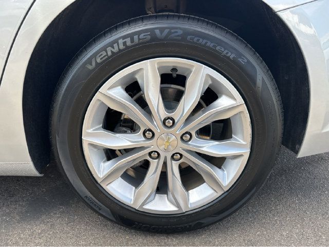 Used 2021 Chevrolet Malibu LT FWD image 15