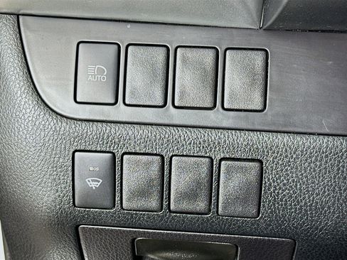 Used 2018 Toyota Highlander LE image 17