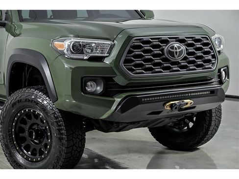 Used 2021 Toyota Tacoma TRD Off-Road w/ Technology Package AWD/4WD image 2