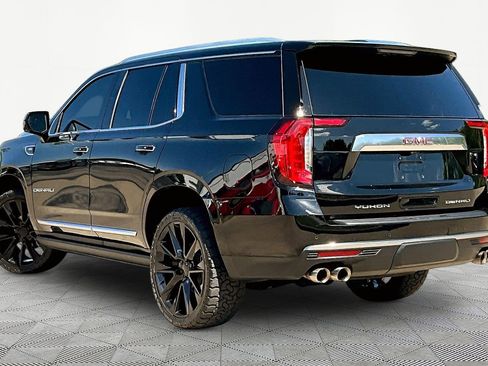 Used 2021 GMC Yukon Denali w/ Denali Premium Package AWD/4WD image 4