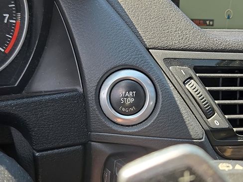 Used 2013 BMW X1 xDrive35i AWD/4WD image 25
