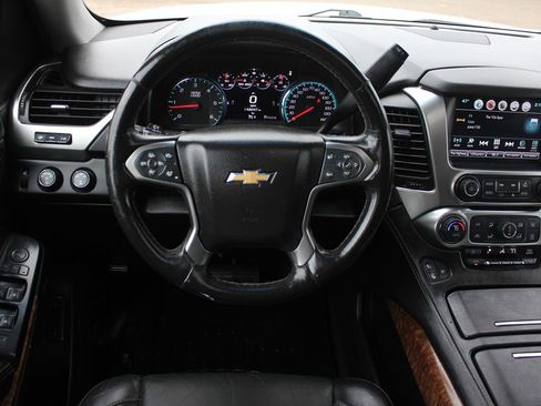 Used 2016 Chevrolet Suburban LTZ image 10