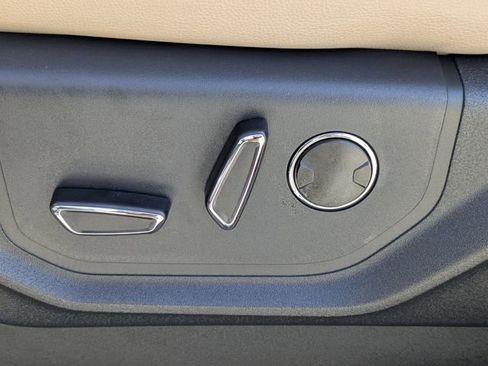 Used 2024 Ford Expedition Limited image 19