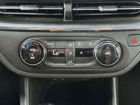 Used 2026 Buick Envista Preferred FWD image 23