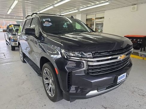 Used 2022 Chevrolet Tahoe LT w/ LT Signature Package AWD/4WD image 7