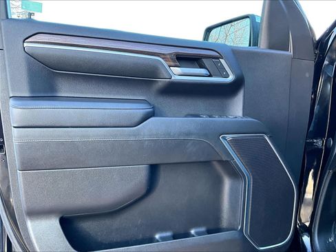 Used 2022 Chevrolet Silverado 1500 LT image 9