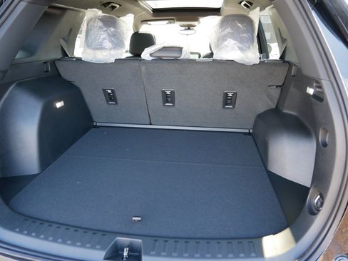 New 2026 Chevrolet Equinox ACTIV w/ Convenience Package III AWD/4WD image 10
