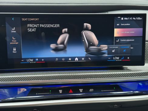 Used 2023 BMW i7 xDrive60 AWD/4WD image 30