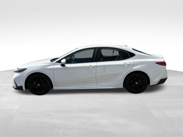 Used 2025 Toyota Camry SE FWD image 12