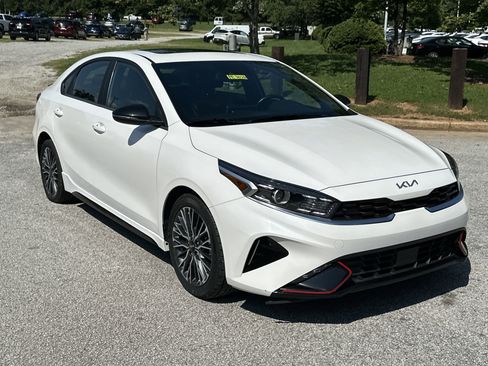 Used 2024 Kia Forte GT-Line w/ GT-Line Premium Package image 3