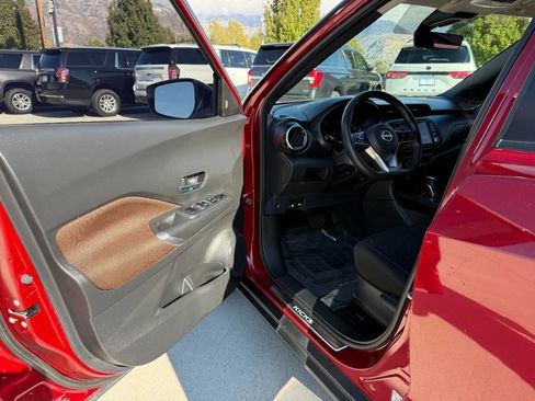 Used 2022 Nissan Kicks SR w/ Interior Electronics Package image 14