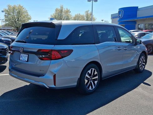 New 2026 Honda Odyssey EX-L image 3