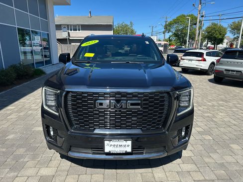 Used 2023 GMC Yukon Denali Ultimate AWD/4WD image 4